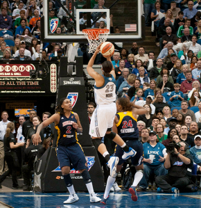 06MayaMooreShooting640